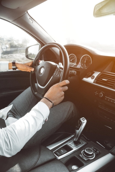 Ben je veel onderweg? Hier een paar tips om geld te besparen!